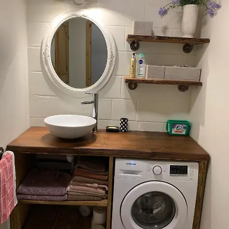 Murimaee Winery Guest *